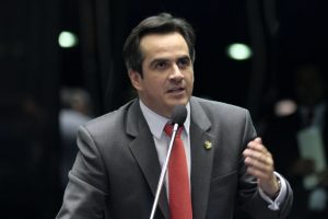 Bingos O senador Ciro Nogueira é autor do projeto que visa legalizar o jogo no Brasil.